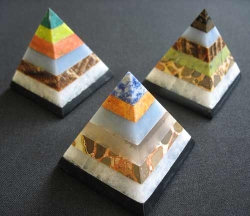 Pyramide multicolor