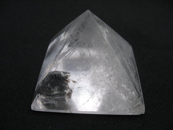 Pyramide aus Bergkristall - Nummer 13