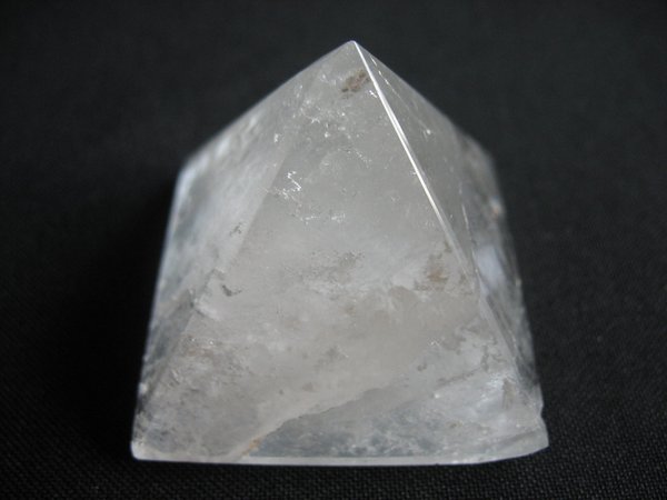 Pyramide aus Bergkristall - Nummer 12