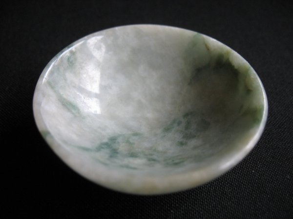 Schale aus Burma Jade