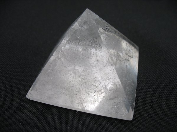 Pyramide aus Bergkristall - Nummer 16