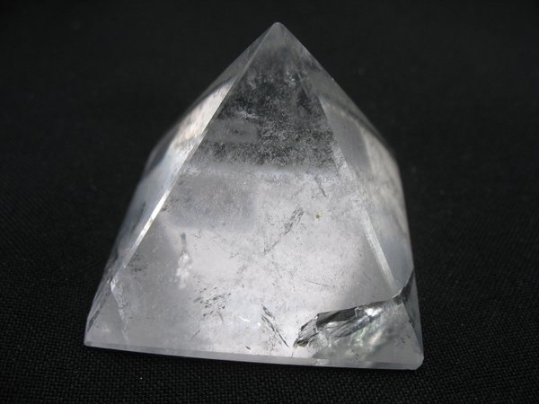 Pyramide aus Bergkristall - Nummer 17