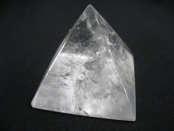 Pyramide aus Bergkristall - Nummer 18