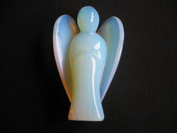 Engel aus Opalglas