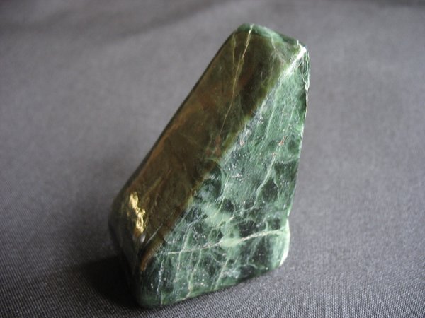 Jade - Nephrit Nummer 2